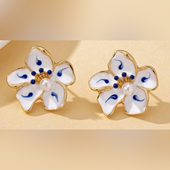Jewelry - Floral Gold/Blue/White Earrings